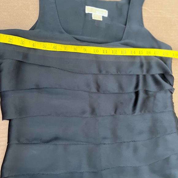⭐️ Bogo ⭐️🦋 Michael Kors Sz 6 black tiered sheath dress - Picture 6 of 15